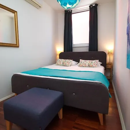 Butterfly Apartment *